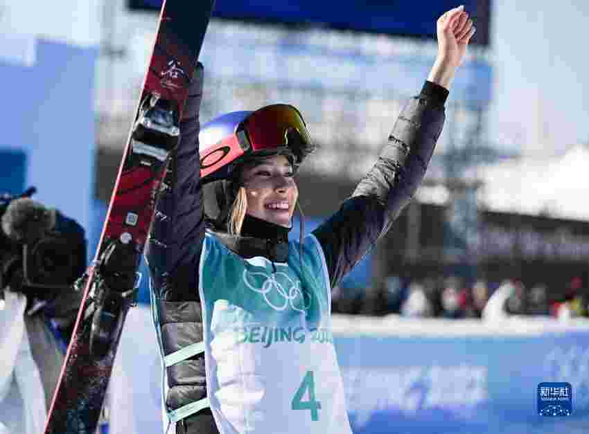 自由式滑雪谷爱凌夺得女子大跳台冠军